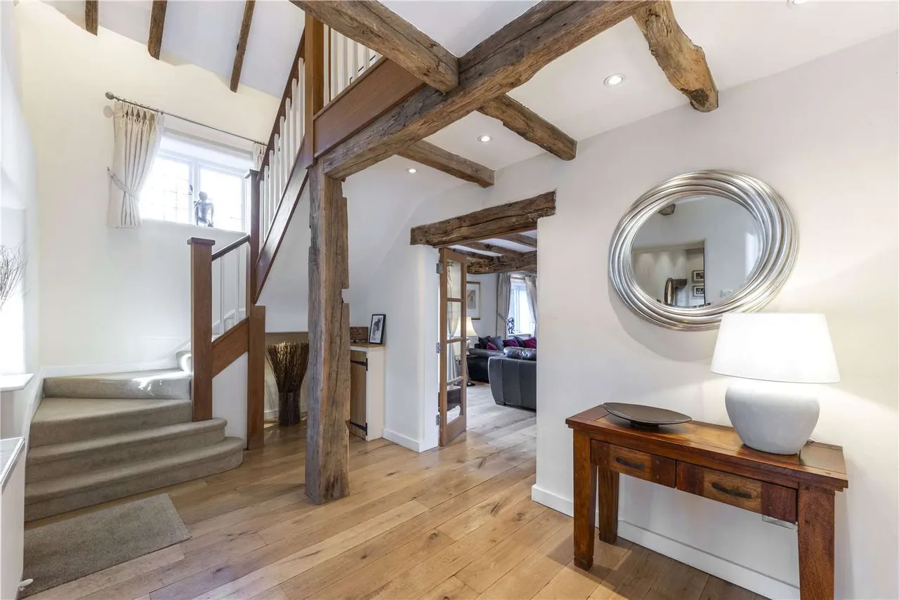 Gravelpits Lane, Gomshall, Guildford, Surrey, GU5 9LX, photo 5