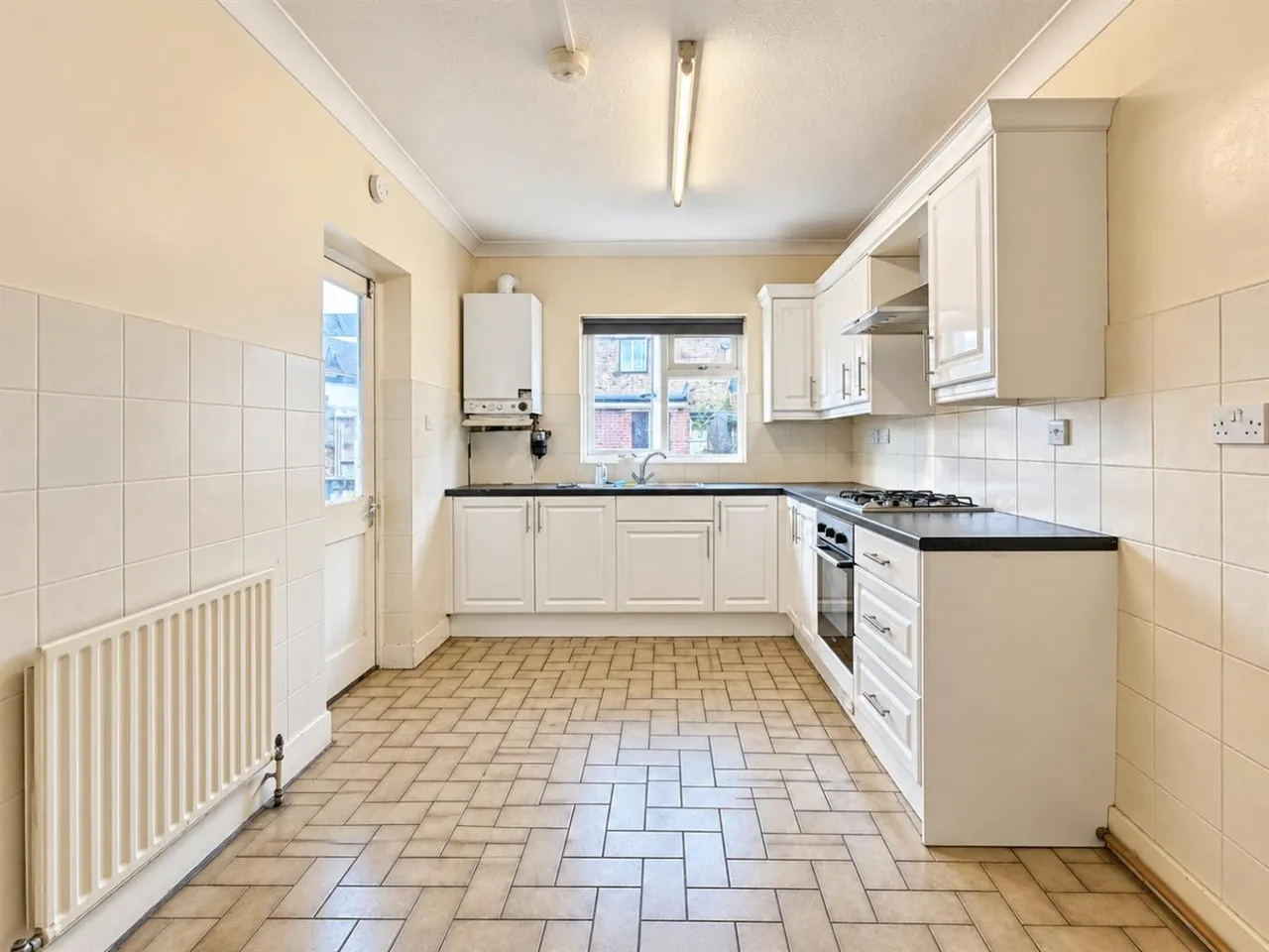 Terraced For SaleNorthcote Avenue, Southall, UB1, photo 2
