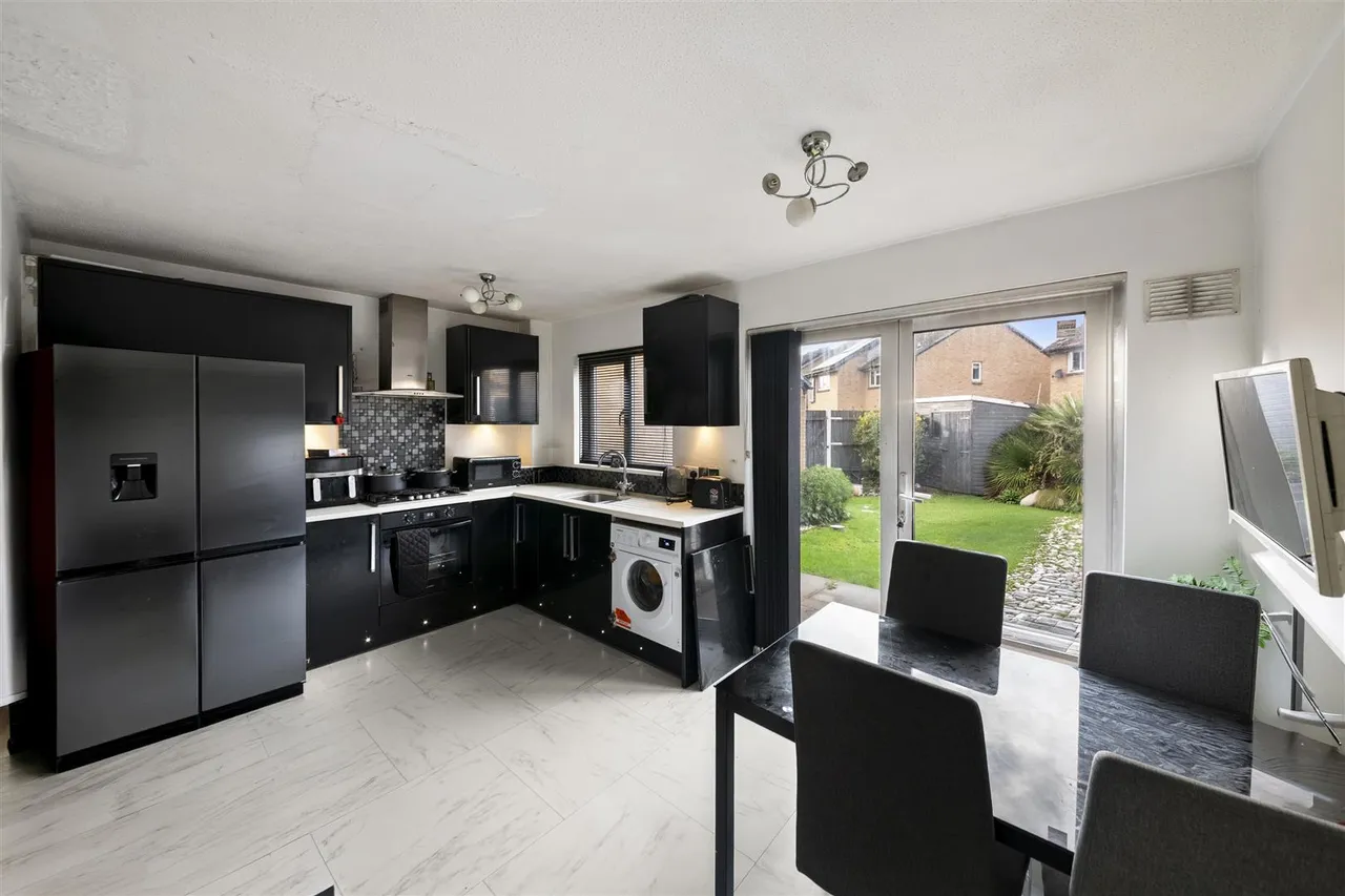 Ramulis Drive, Yeading, photo 3