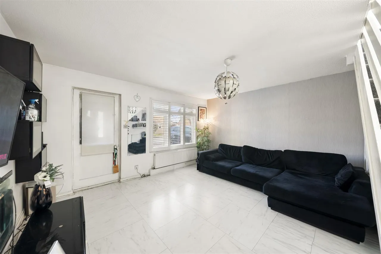 Ramulis Drive, Yeading, photo 2