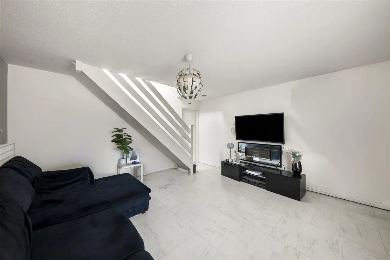 Ramulis Drive, Yeading, photo 5
