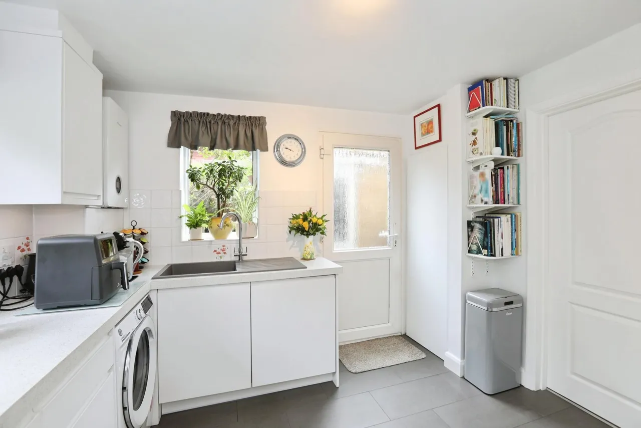 Southern Avenue, Redhill, RH1, photo 8