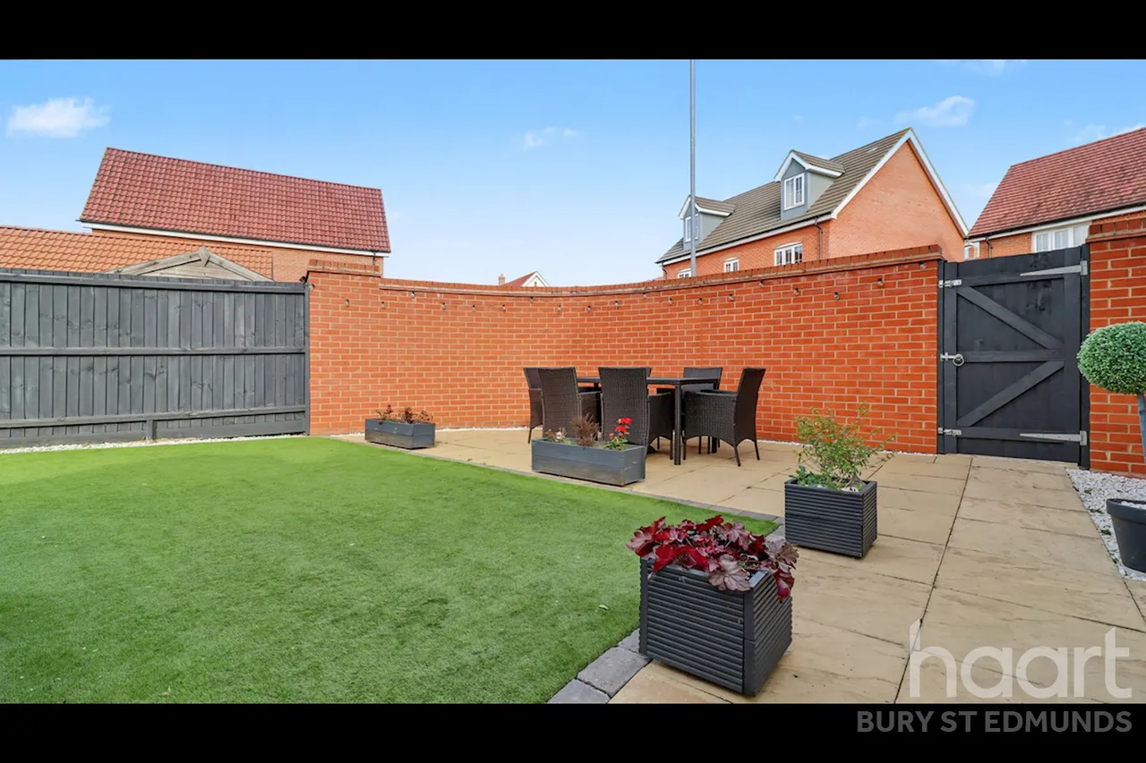 Preston Close, Bury St Edmunds, IP32, photo 16