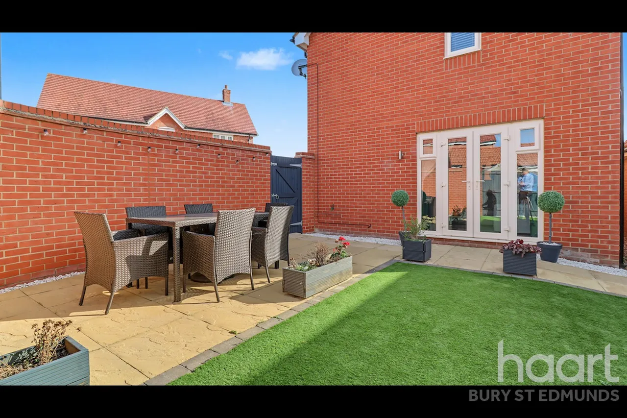 Preston Close, Bury St Edmunds, IP32, photo 17
