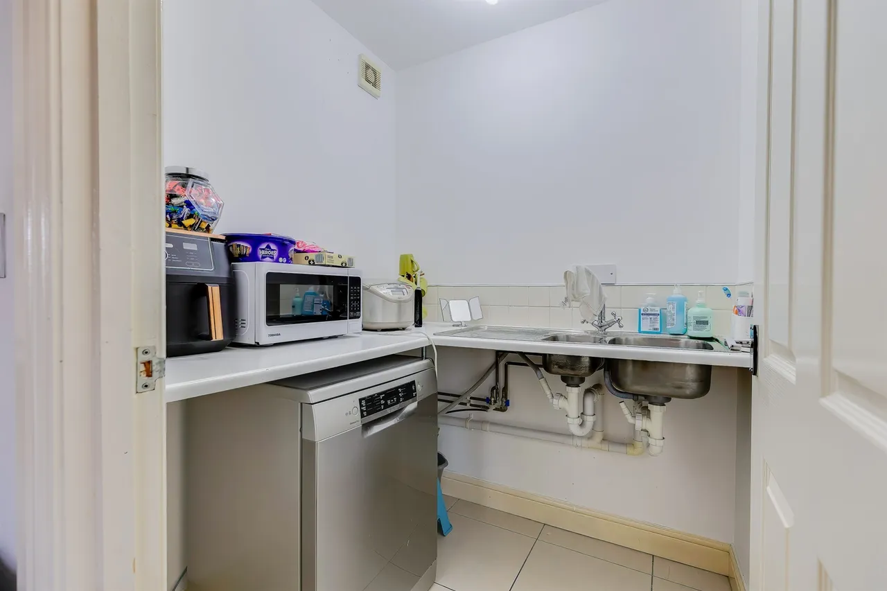 Cyncoed Place, Cardiff, CF23, photo 10