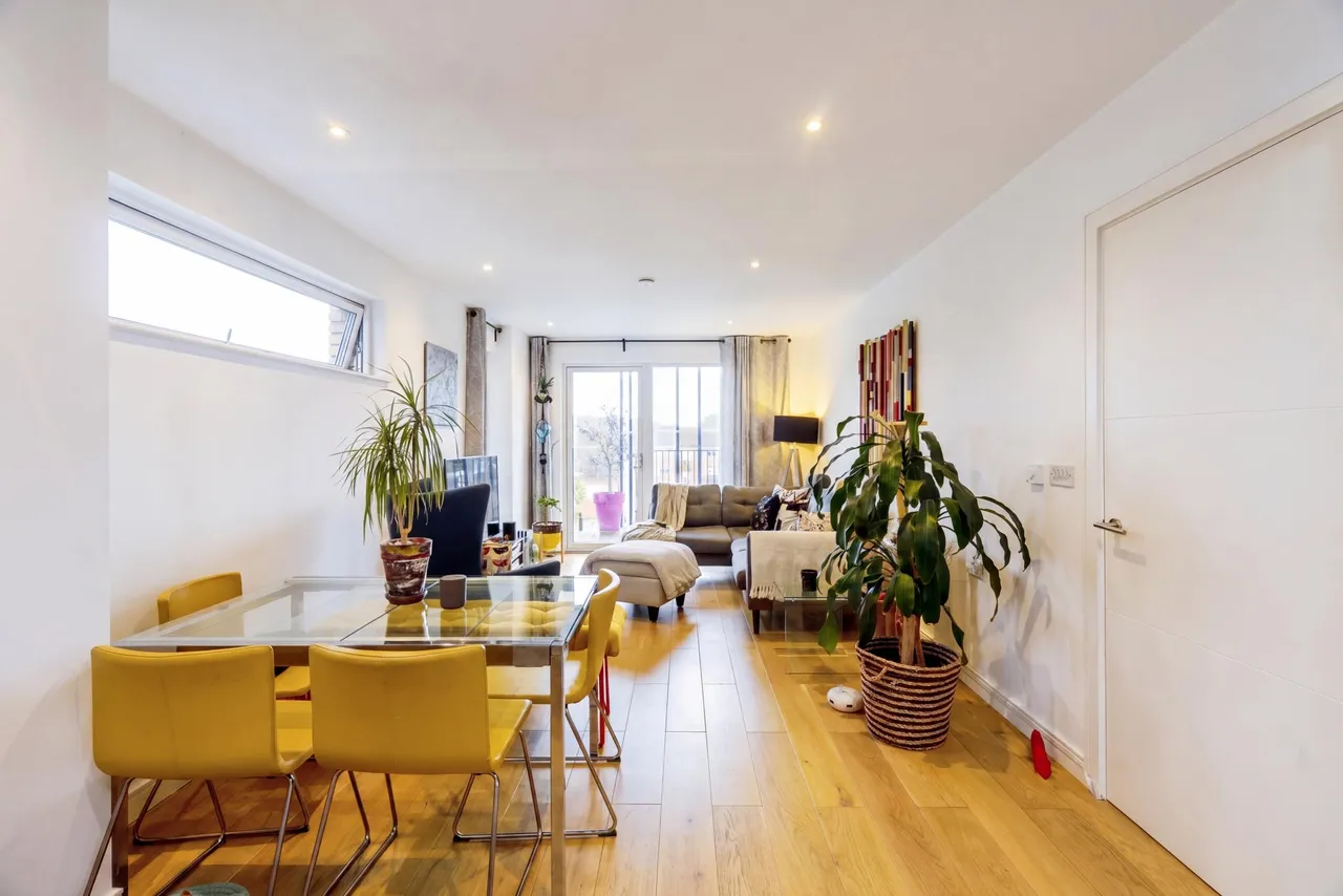 Leyton Road, London, E15, photo 5