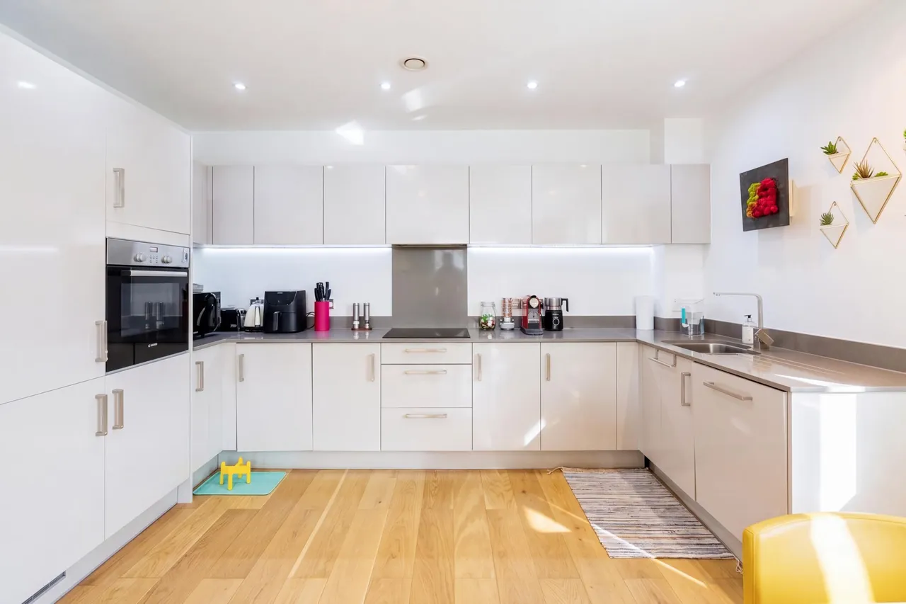 Leyton Road, London, E15, photo 4