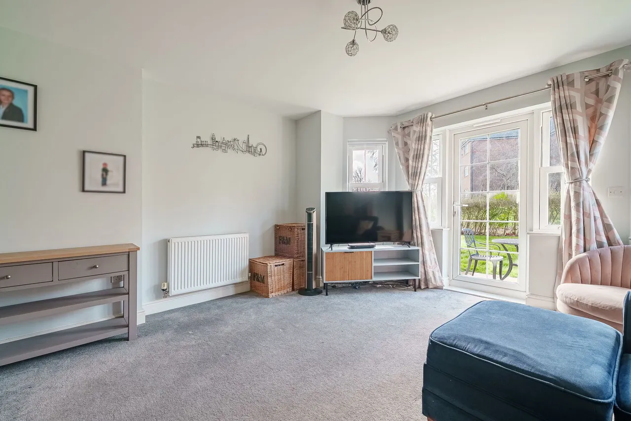 Gryphon House, Eastman Way, Epsom, KT19 8BZ, photo 3