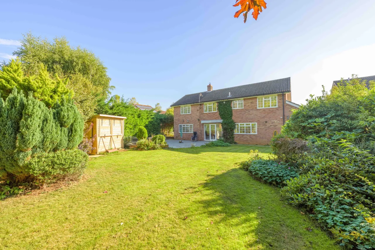 Wells Close on Barrowby Gate in Grantham, photo 2