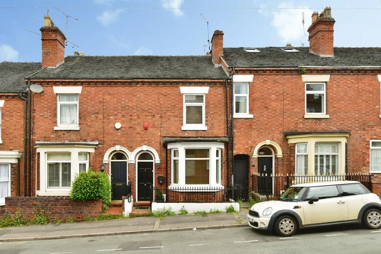 2 bed house for sale — West Street, NEWCASTLE, Staffordshire, ST5