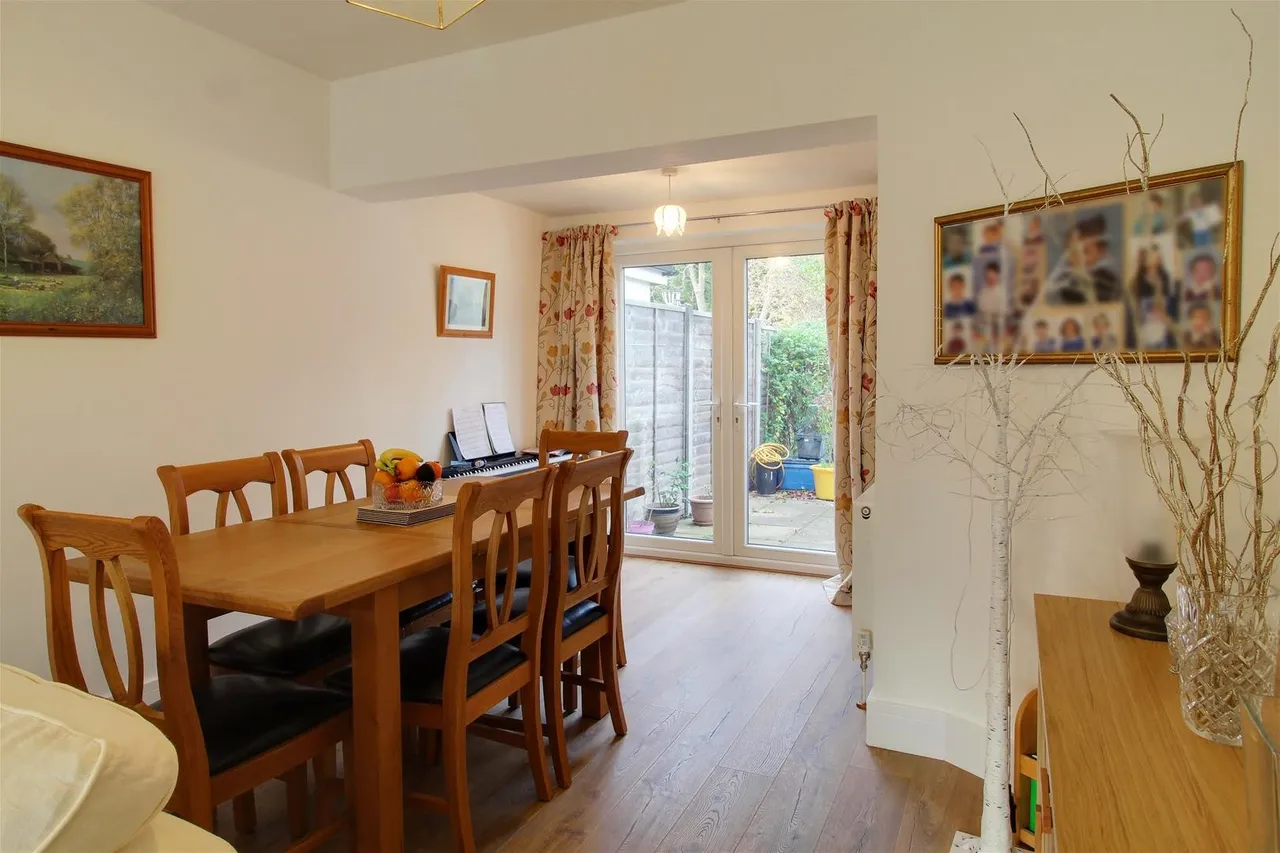 Elmroyd Avenue, Potters Bar EN6 2EF, photo 13