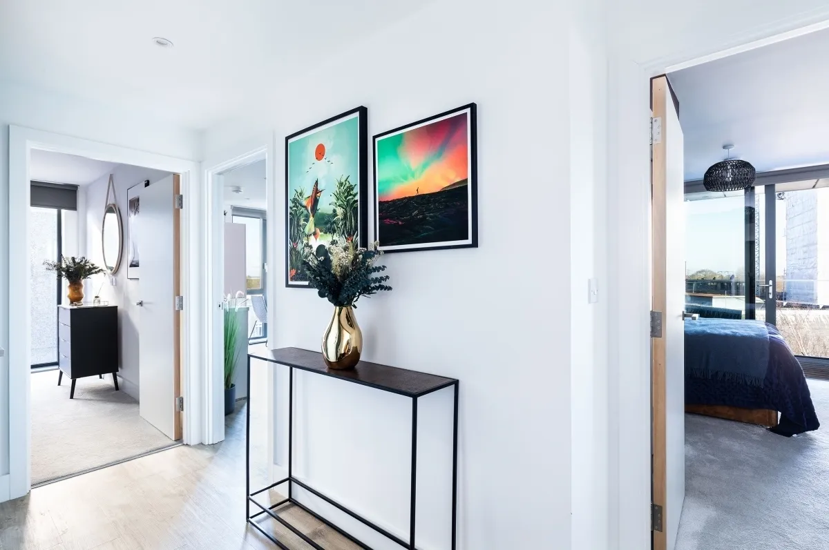 Fairfield Avenue, Sta, TW18, photo 5