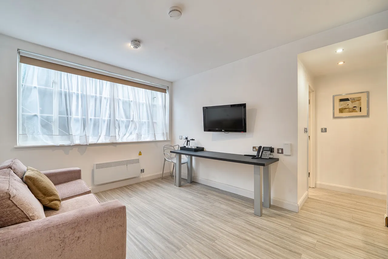 Flat G09, 2 Roland Gardens, London, photo 12