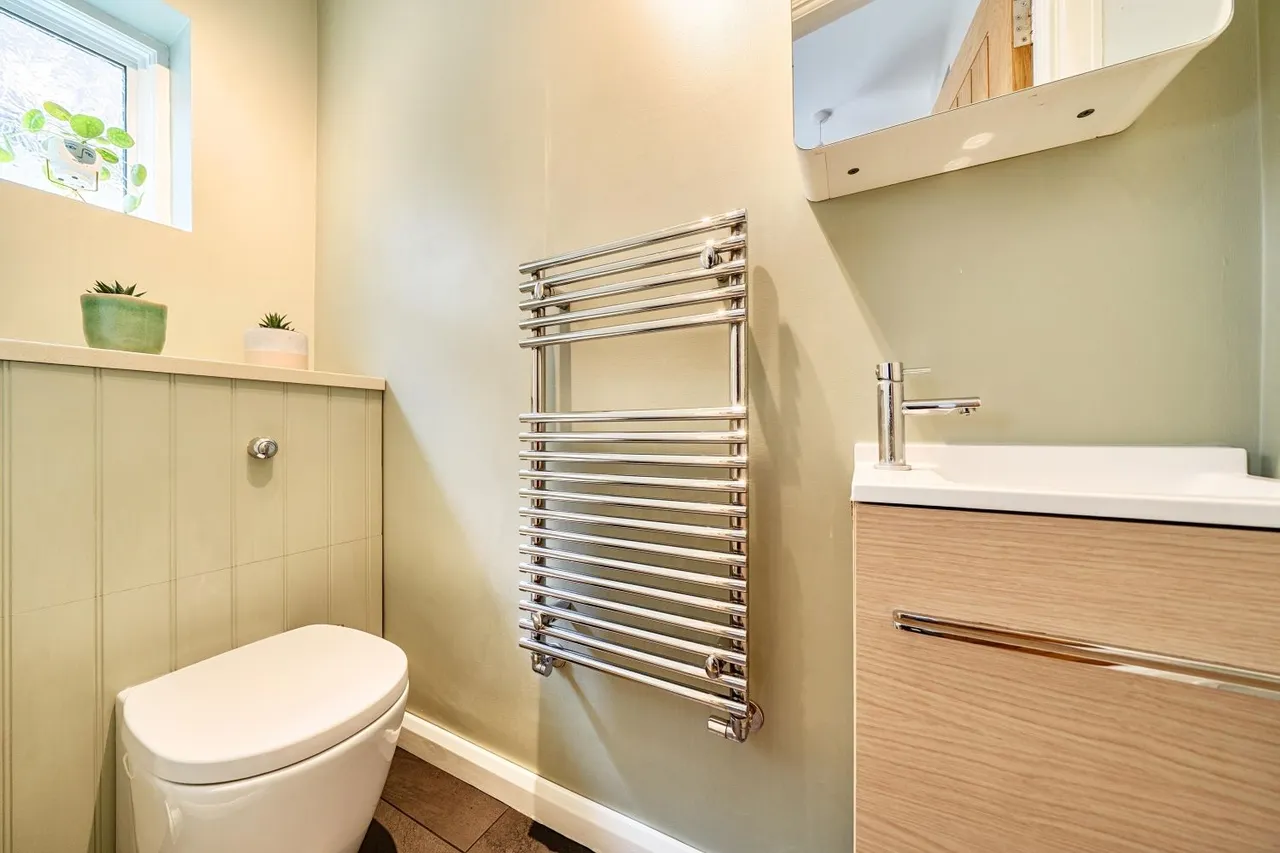 Kingston Road, Epsom, KT19, photo 9