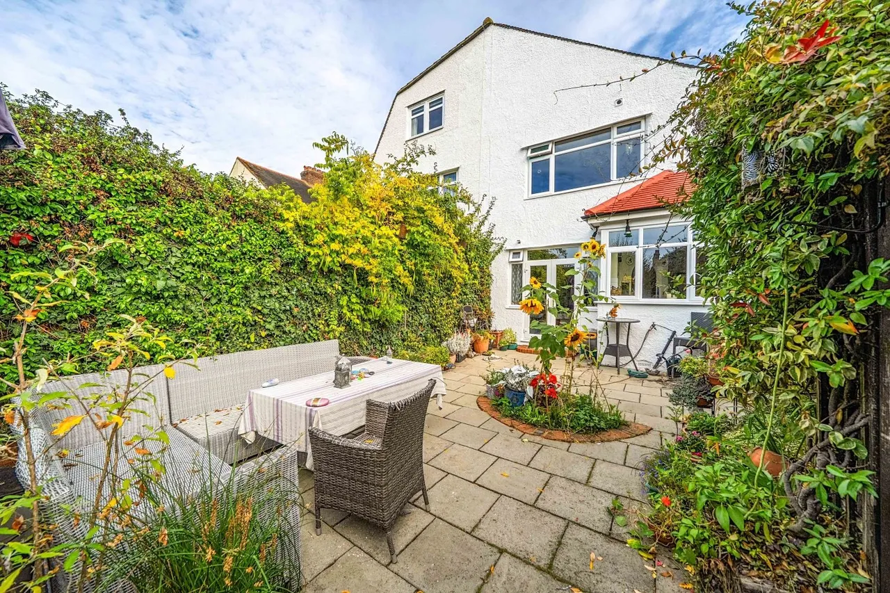 Kingston Road, Epsom, KT19, photo 4
