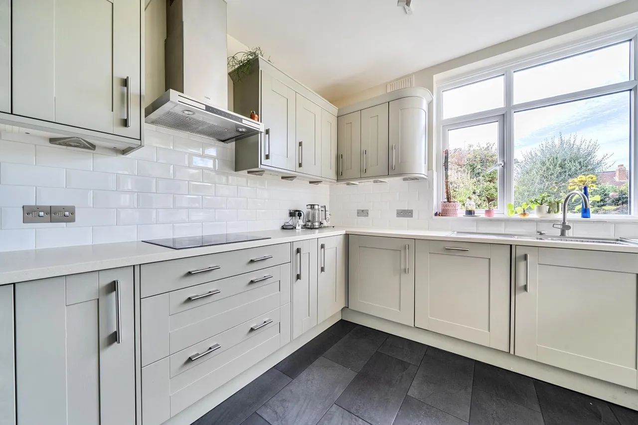 Kingston Road, Epsom, KT19, photo 3
