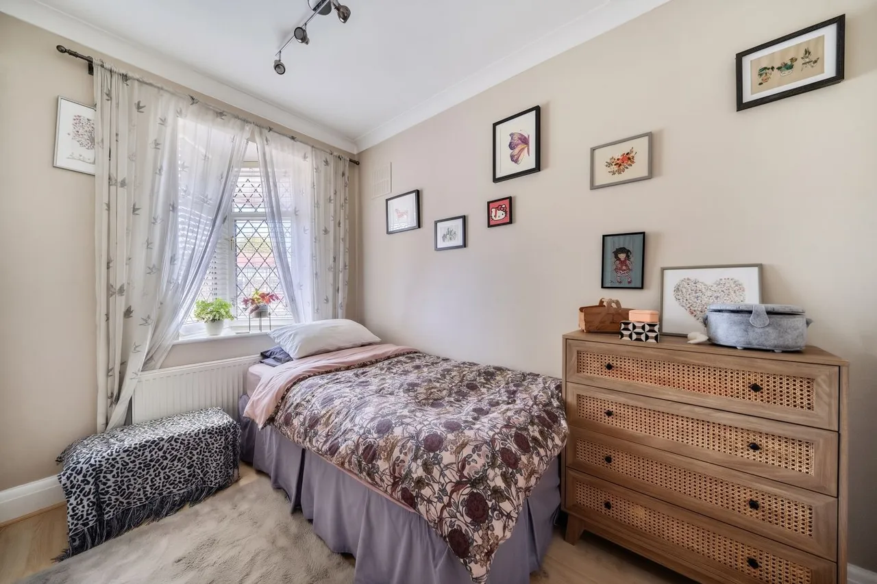 Kingston Road, Epsom, KT19, photo 8
