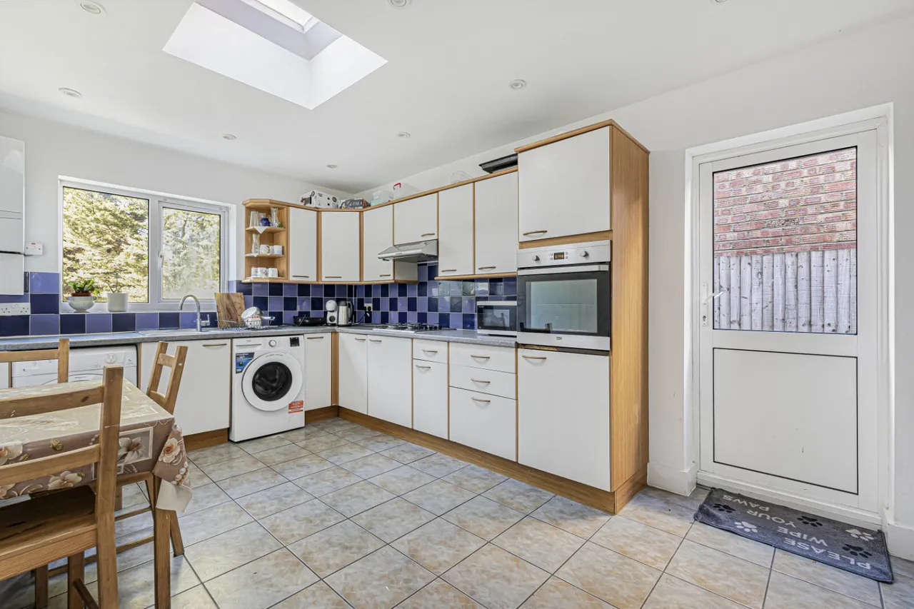 Gyles Park, Stanmore, HA7, photo 2