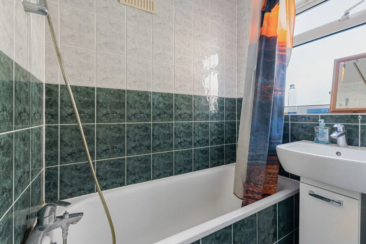 Gyles Park, Stanmore, HA7, photo 17