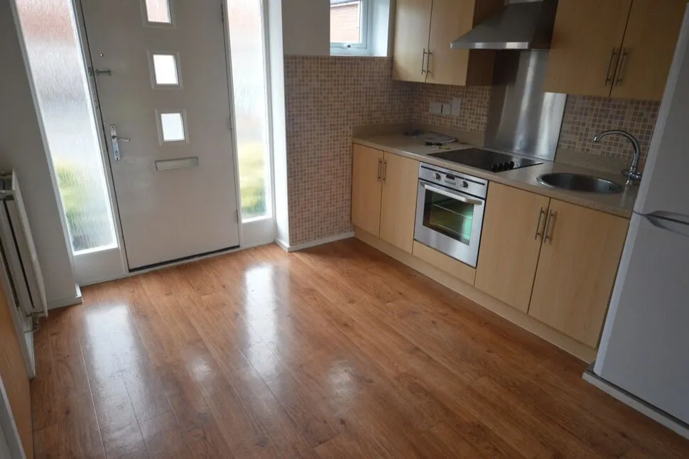 Gardiner Road, Marnel Park, Hampshire, RG24, photo 2