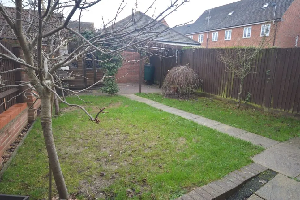 Gardiner Road, Marnel Park, Hampshire, RG24, photo 11