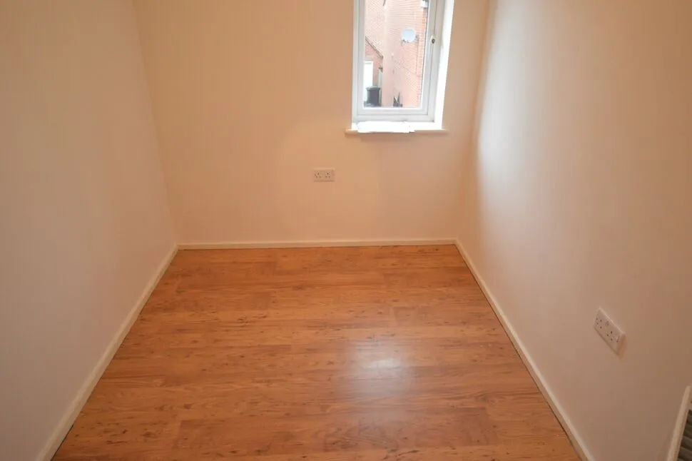 Gardiner Road, Marnel Park, Hampshire, RG24, photo 6