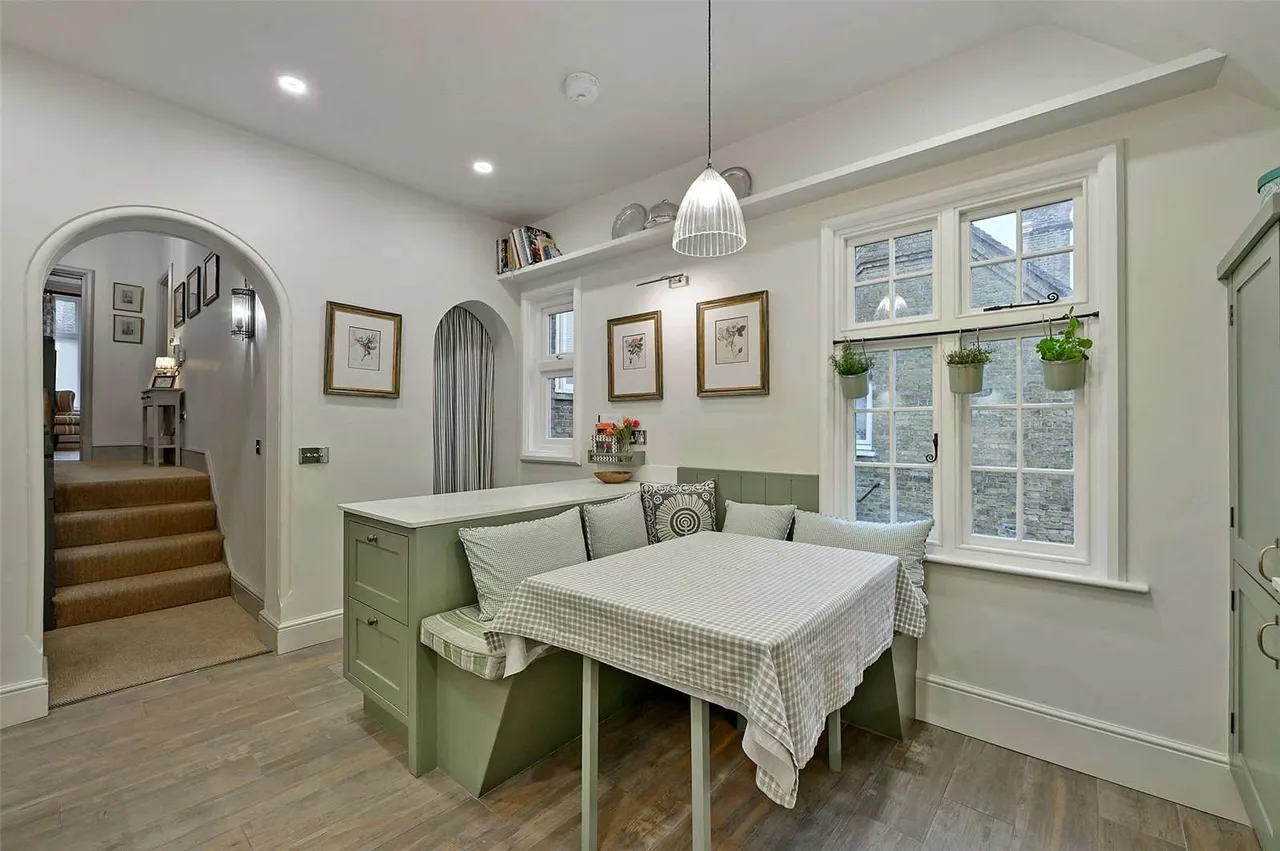 St. Leonards Road, Windsor, Berkshire, SL4 3BP, photo 3