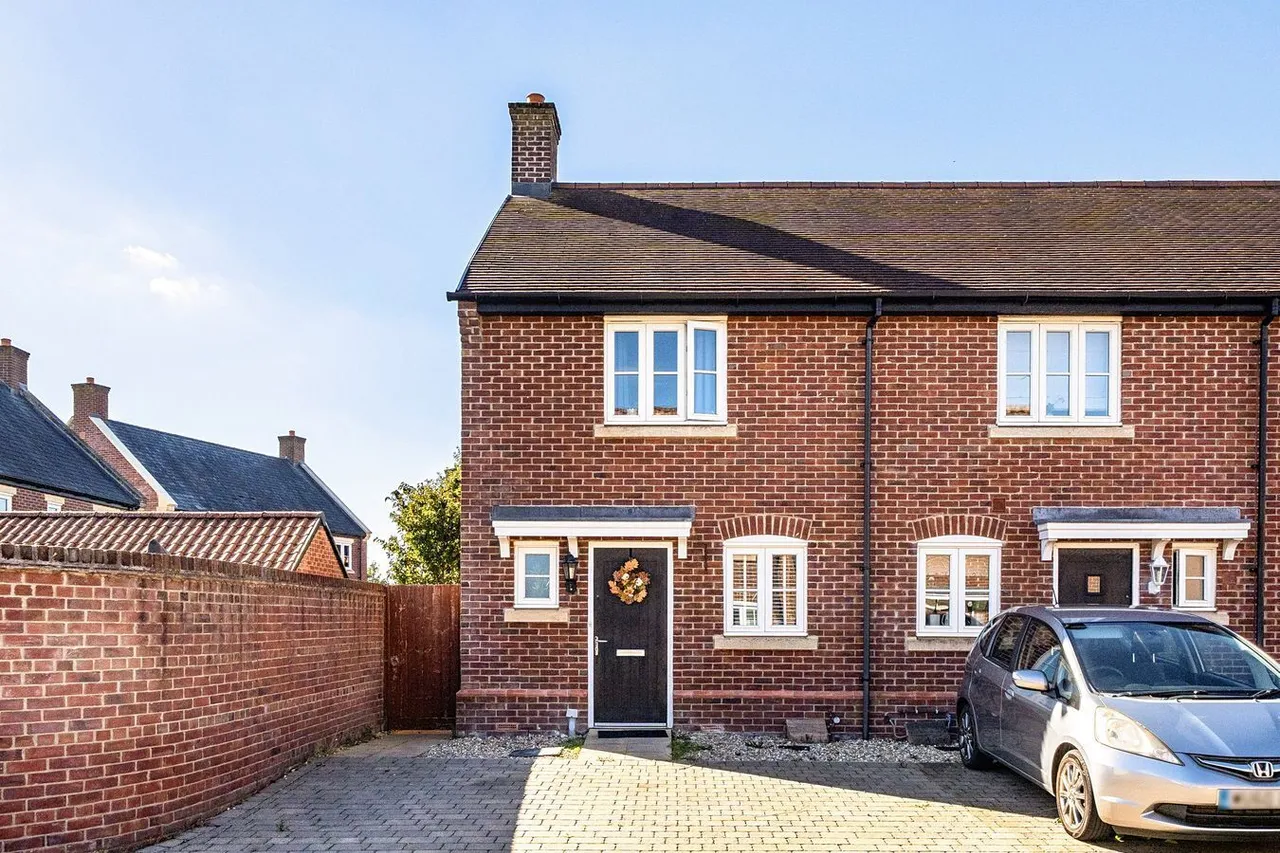 2 bed house for sale, Bourke Road, Shepton Mallet, BA4