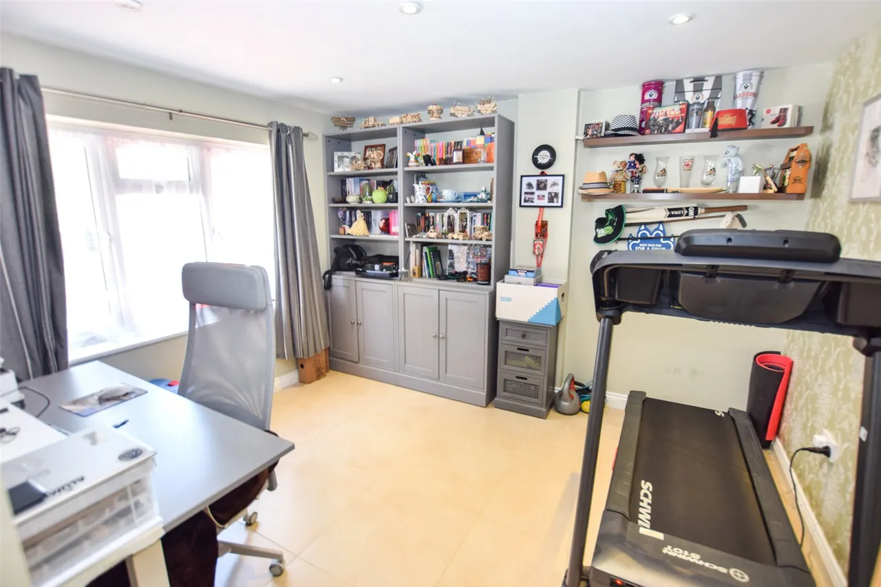 Sandy Lane, Farnborough, Hampshire, GU14 9LA, photo 7