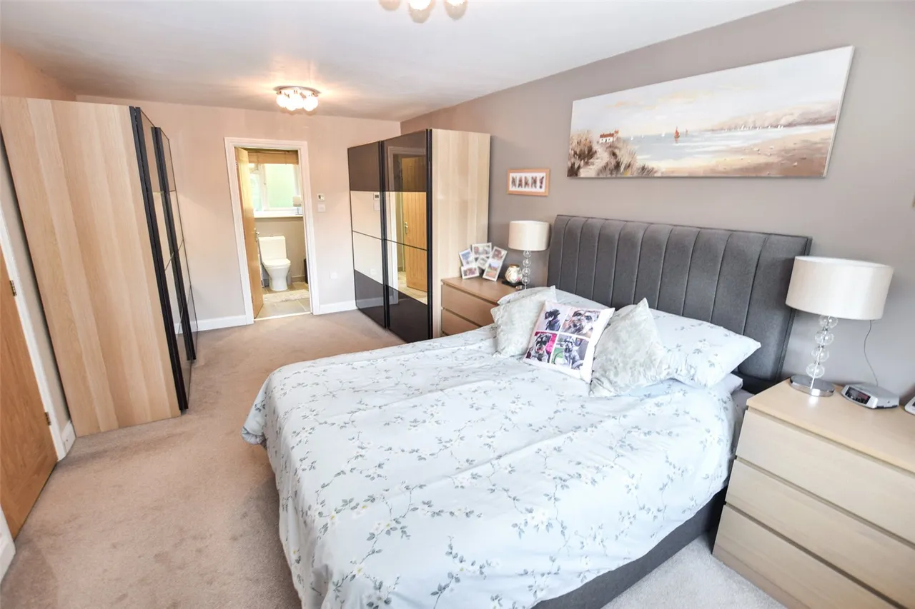 Sandy Lane, Farnborough, Hampshire, GU14 9LA, photo 8