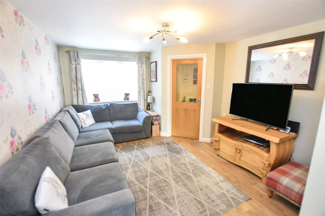 Sandy Lane, Farnborough, Hampshire, GU14 9LA, photo 2