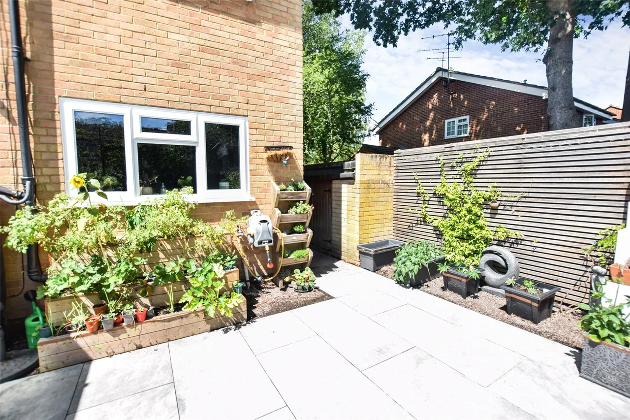 Sandy Lane, Farnborough, Hampshire, GU14 9LA, photo 21