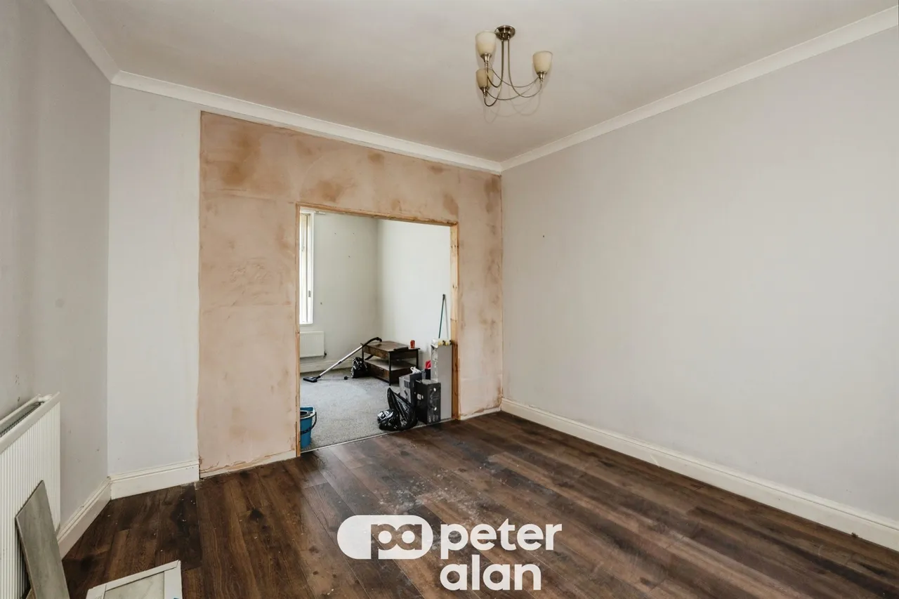 Farm Road, Neath, SA11, photo 5