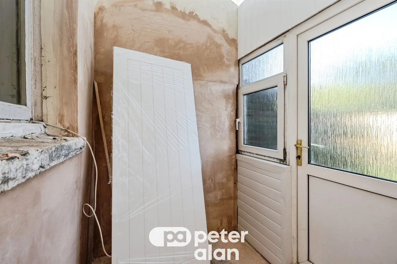 Farm Road, Neath, SA11, photo 14