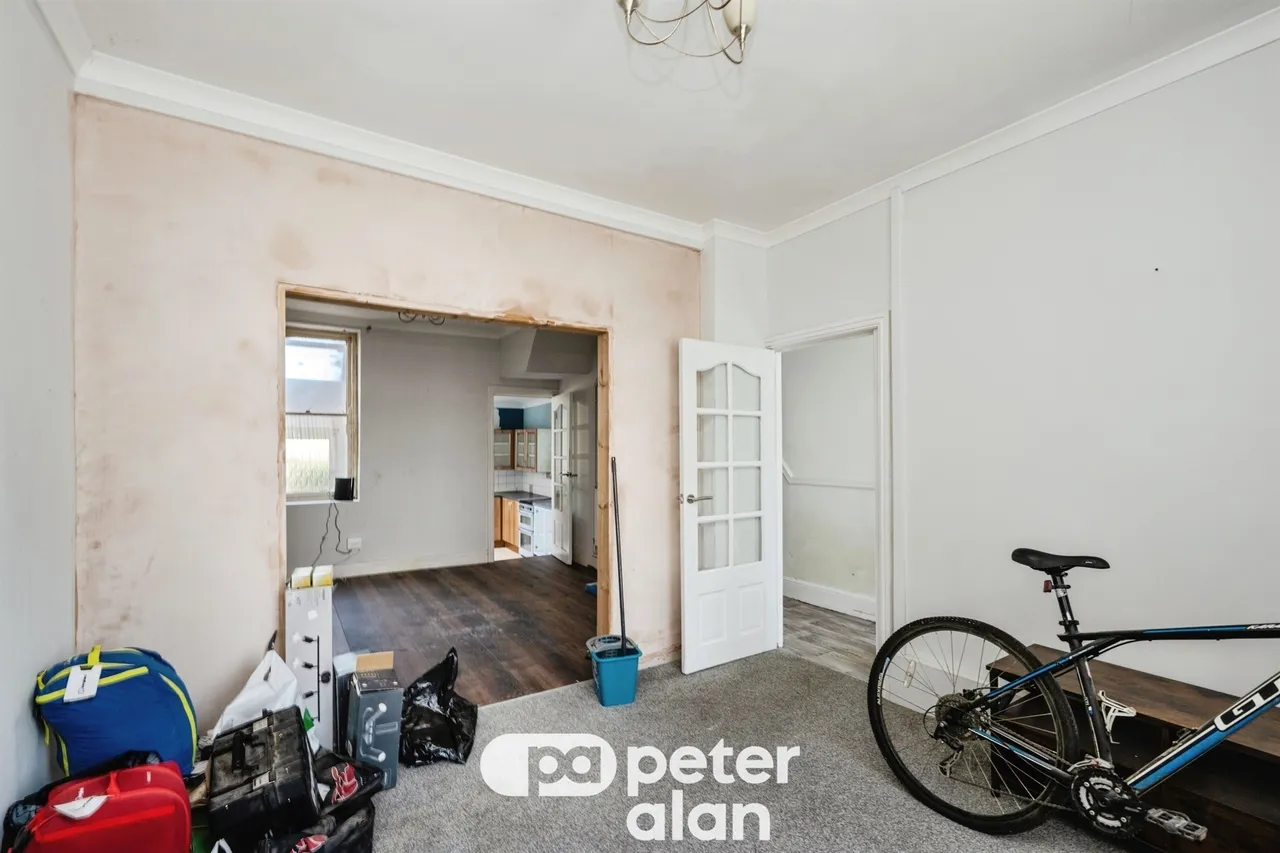 Farm Road, Neath, SA11, photo 11