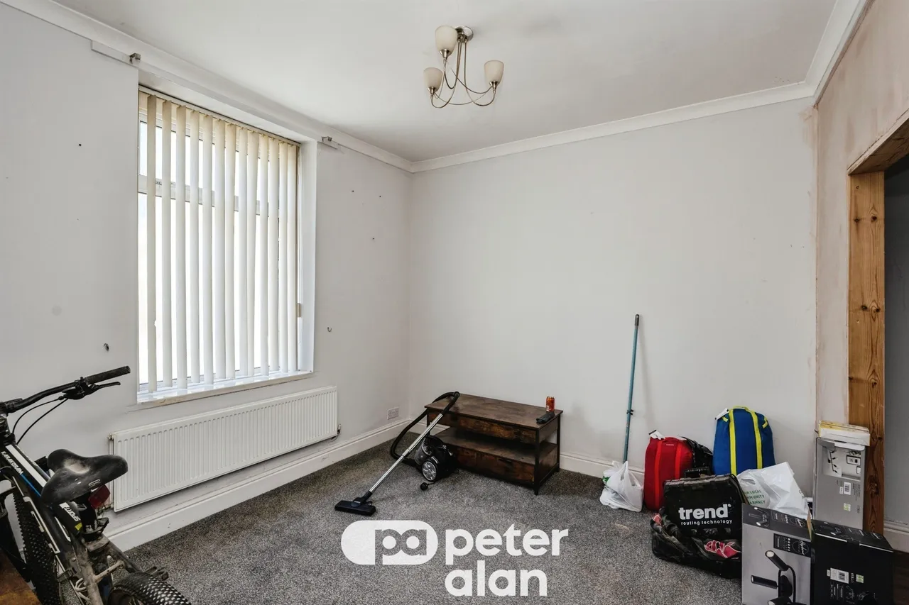 Farm Road, Neath, SA11, photo 10