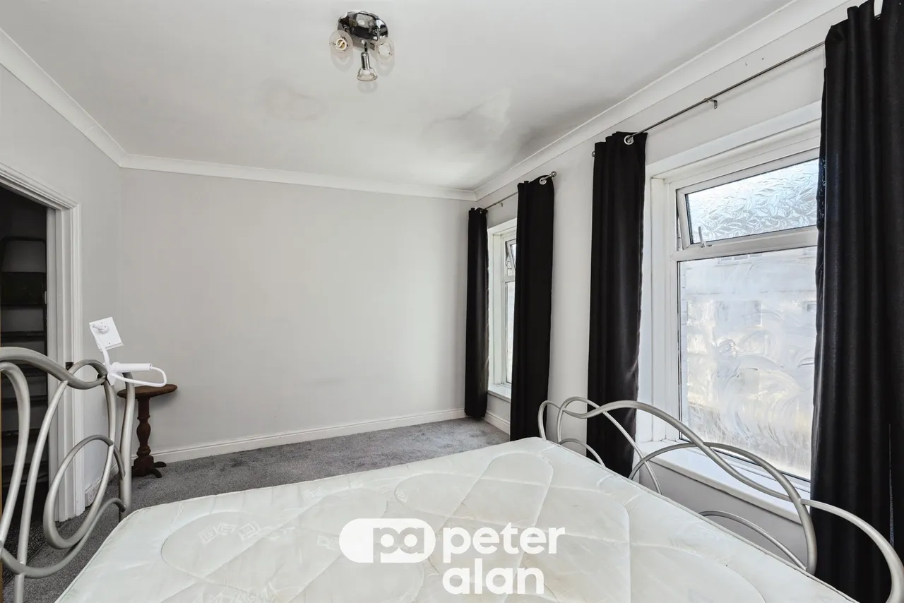 Farm Road, Neath, SA11, photo 6