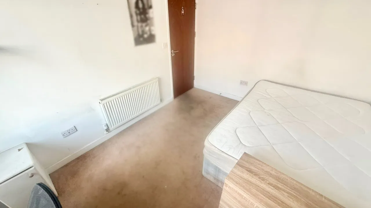 Heeley Road, B29, photo 6