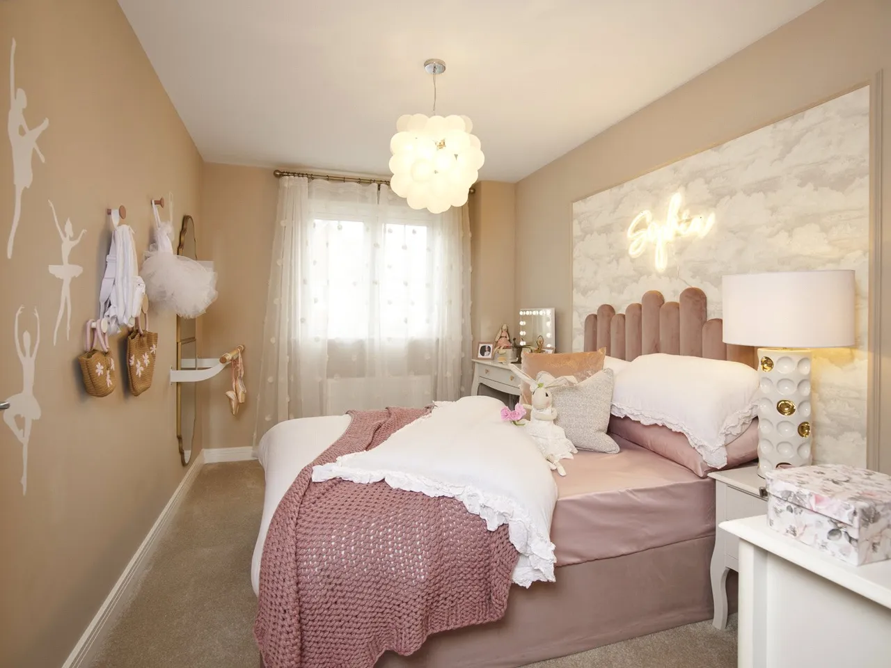 King George's Vale, Coronation Avenue, Cuffley, Hertfordshire, EN6 4FH, photo 12