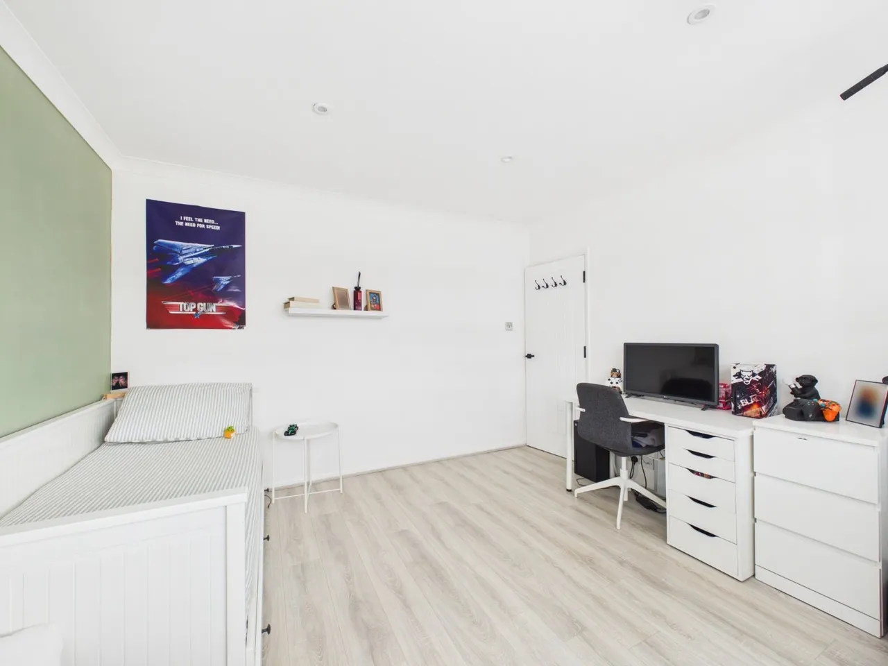 Carrington Avenue, Flackwell Heath, HP10, photo 11