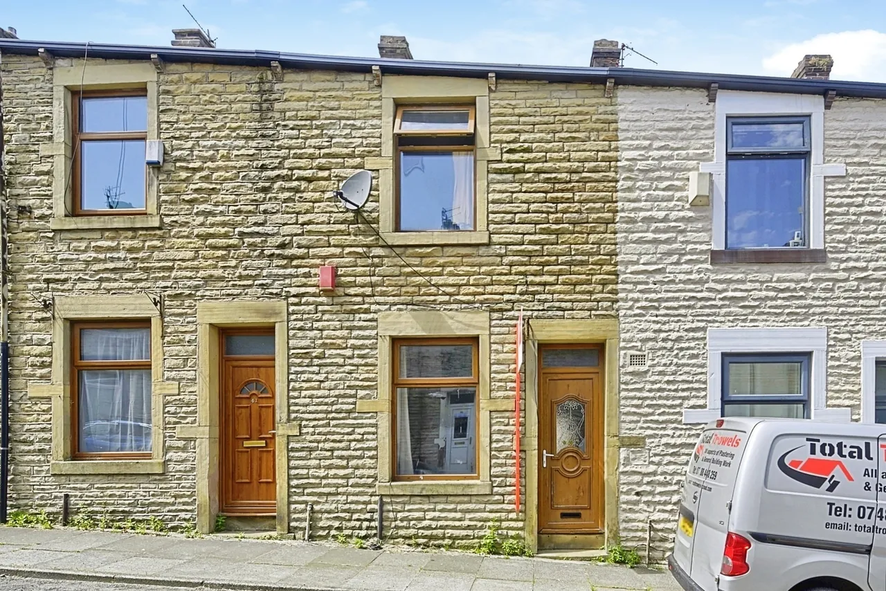 2 bed house for sale — Laithe Street, Burnley, Lancashire, BB11