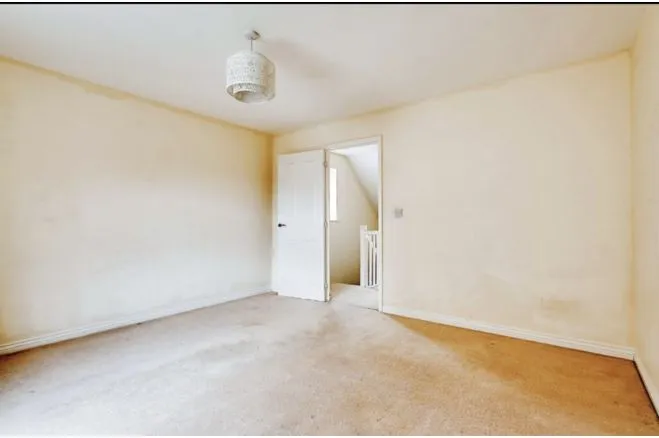 Dydale Road, Taw Hill, SN25, photo 11