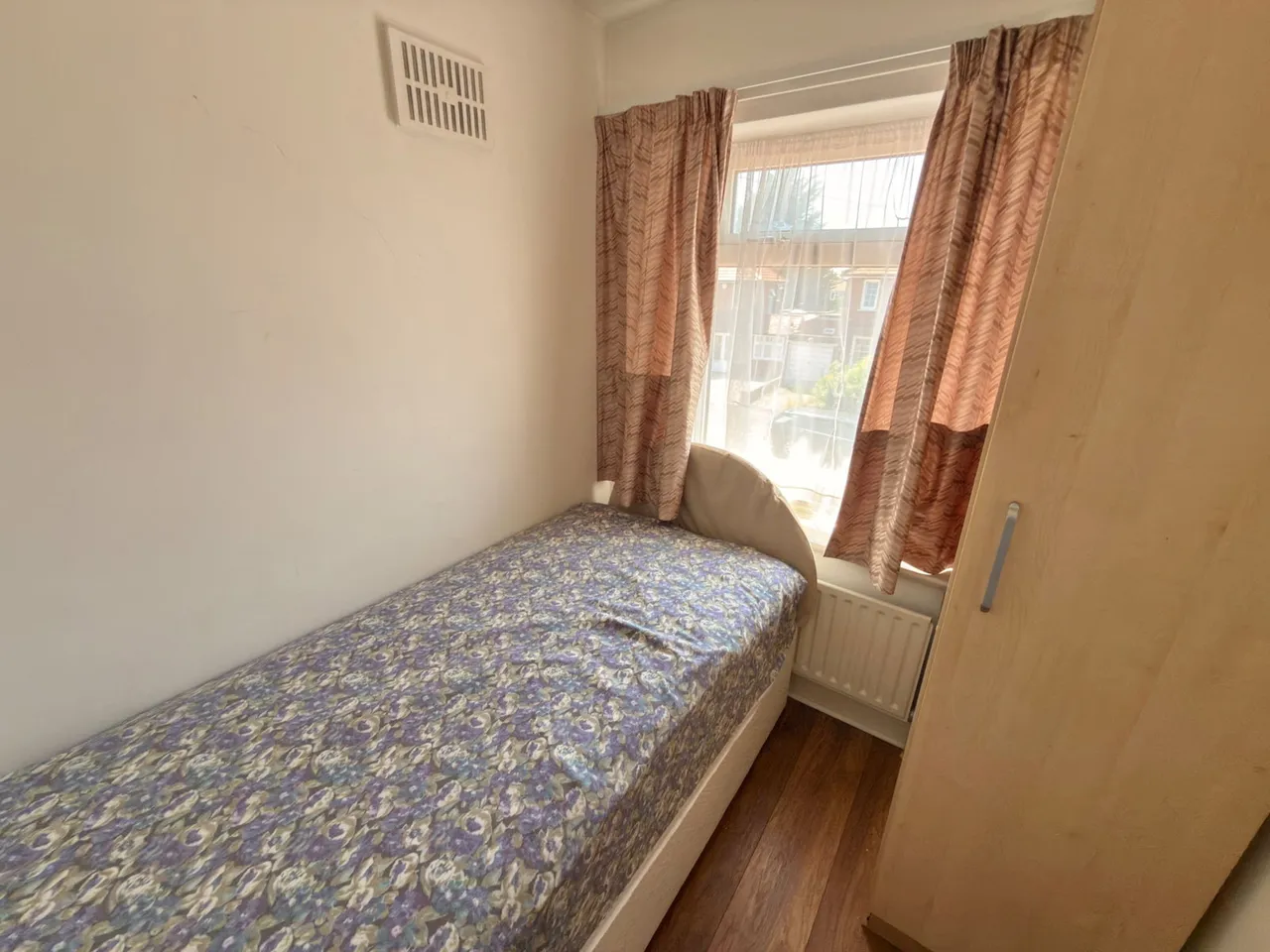 Derwent Crescent, Stanmore, HA7, photo 9