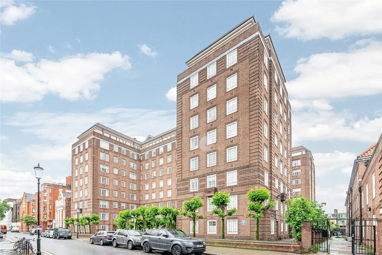 1 bed flat for sale — Swan Court, Chelsea Manor Street, Chelsea, SW3
