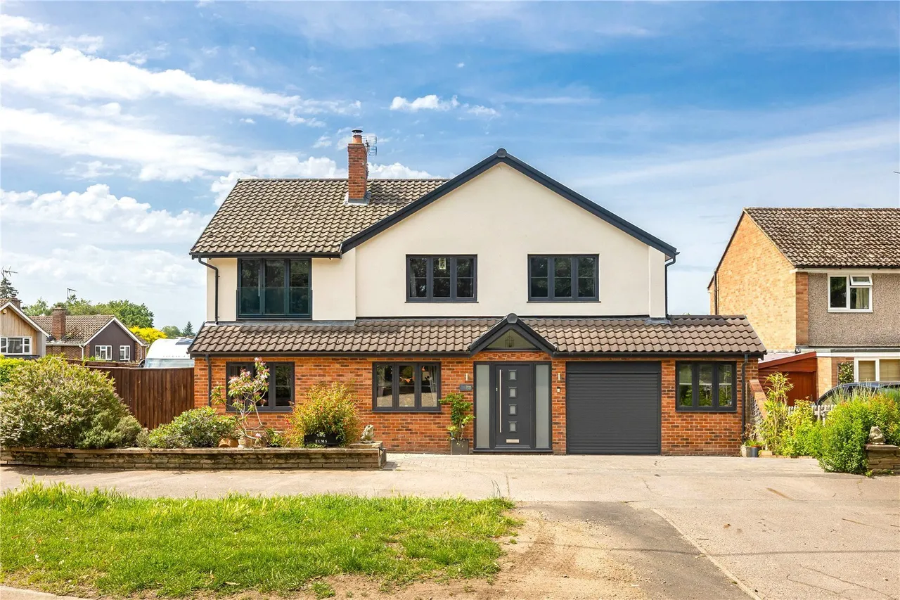 4 bed property to rent, Blounts Court Road, Sonning Common, RG4