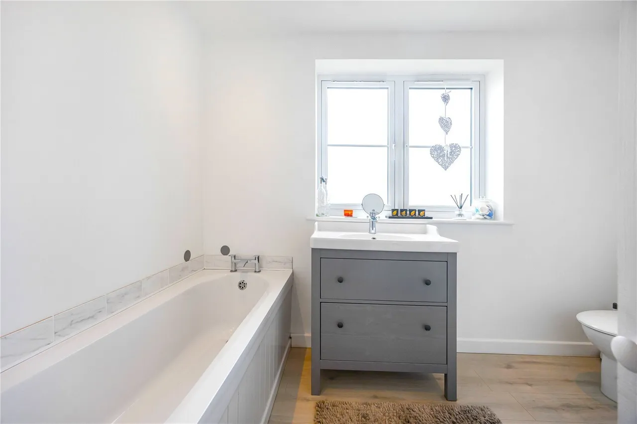 Blounts Court Road, Sonning Common, RG4, photo 17