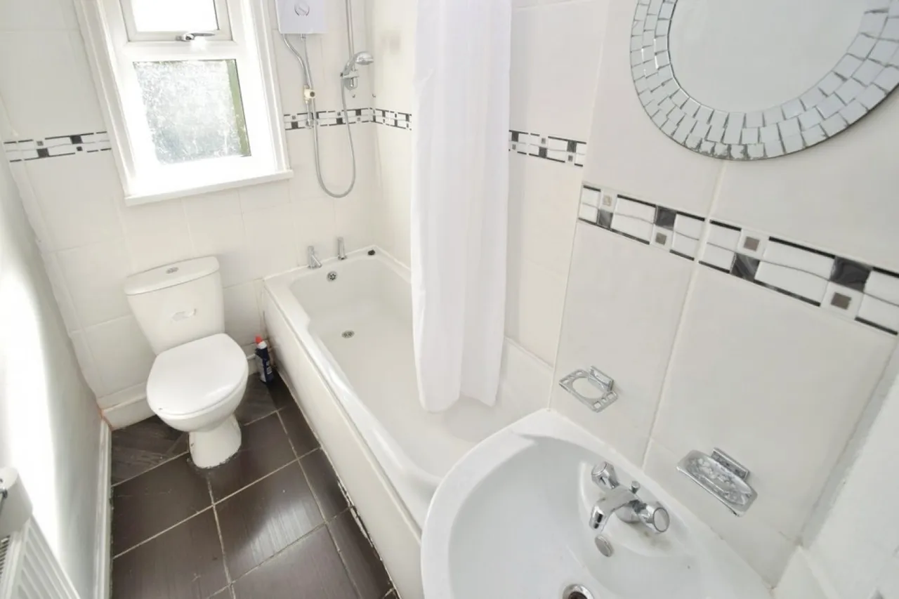 Riddlesden, Keighley, West Yorkshire, photo 10