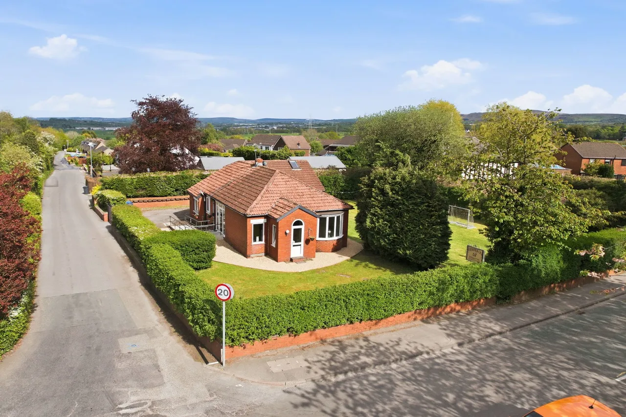 4 bed house for sale, Whalley Road, Great Harwood, BB6
