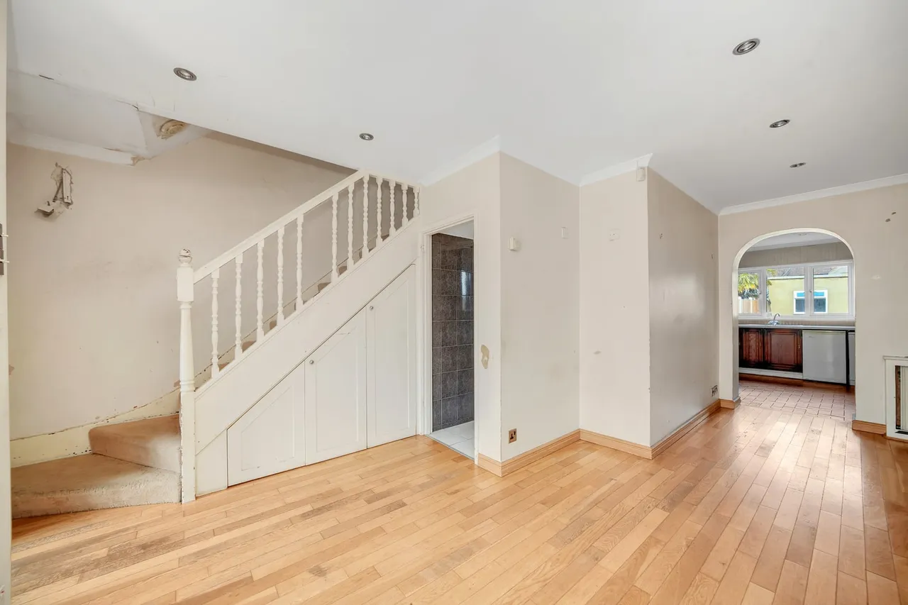 24 Chaplin Rd, Dagenham, RM9 6EL, photo 3