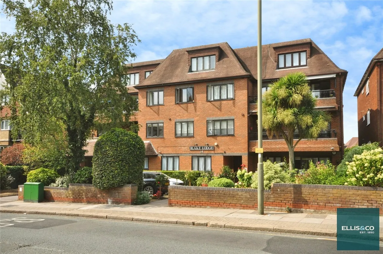3 bed flat to rent, Hendon Lane, Finchley, N3